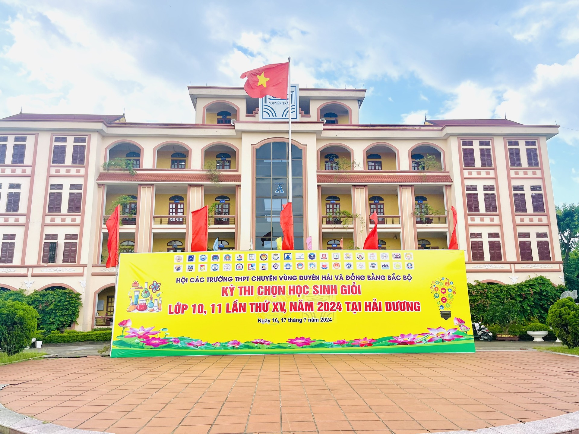 Những điều bạn cần biết về kỳ thi chọn học sinh giỏi các trường THPT chuyên khu vực Duyên hải và Đồng bằng Bắc Bộ - lần thứ XV - năm 2024